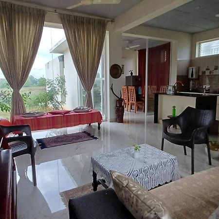 Shi'S Unique & Private 180 Degree Glass House In Pollāchi Exterior photo