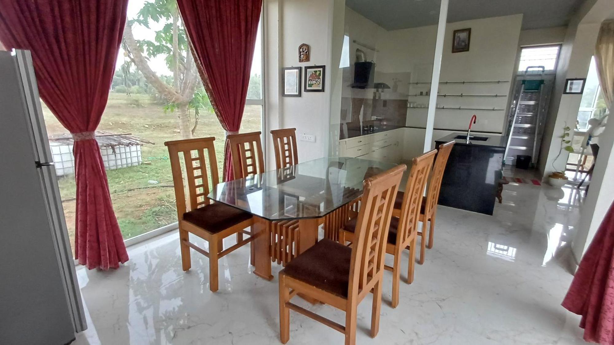Shi'S Unique & Private 180 Degree Glass House In Pollāchi Exterior photo